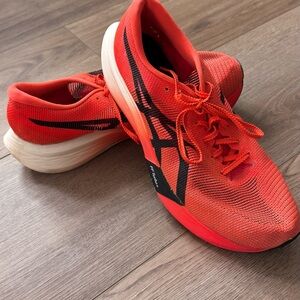 Asics Men’s Metaspeed Edge Paris, Carbon Plate, Size 11